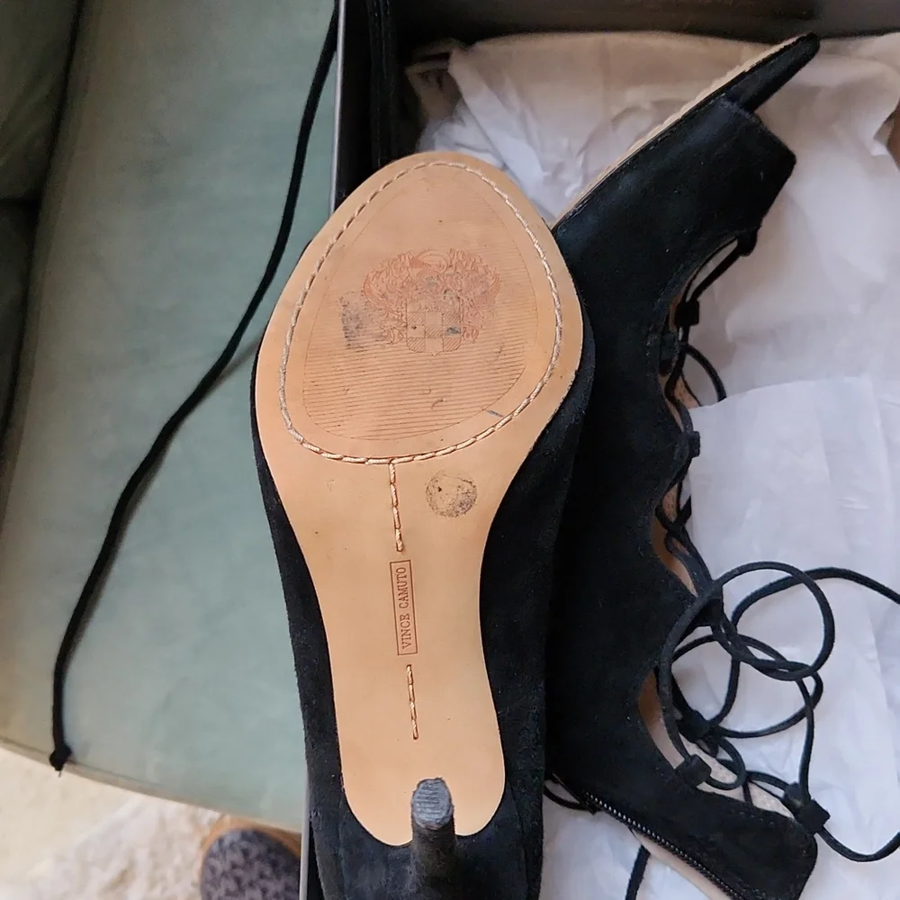 VINCE CAMUTO Suede Heels - Picture 3 of 6